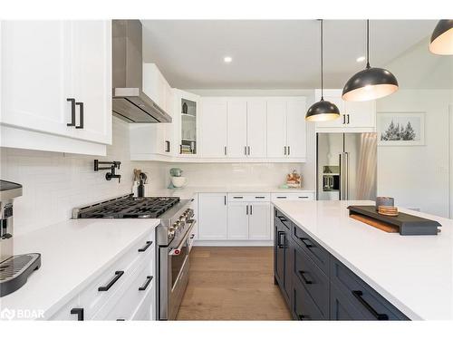 17 Clydesdale Court, Coldwater, ON - Indoor Photo Showing Kitchen With Upgraded Kitchen