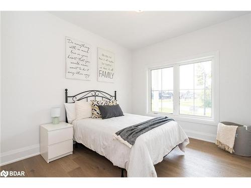 17 Clydesdale Court, Coldwater, ON - Indoor Photo Showing Bedroom