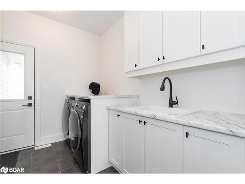 17 Clydesdale Court, Coldwater, ON - Indoor Photo Showing Laundry Room