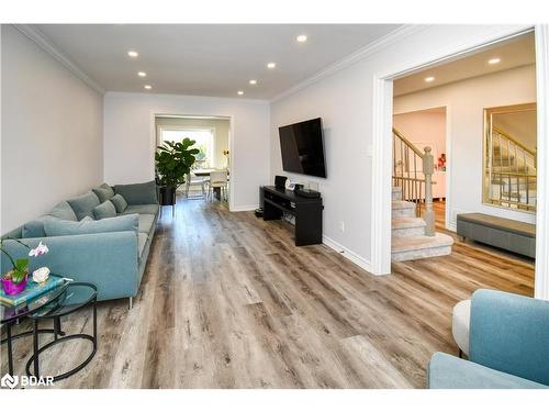 51 Gibbon Drive, Barrie, ON - Indoor Photo Showing Living Room