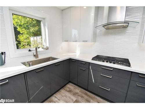 51 Gibbon Drive, Barrie, ON - Indoor Photo Showing Kitchen With Upgraded Kitchen