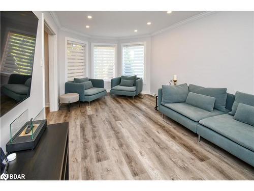 51 Gibbon Drive, Barrie, ON - Indoor Photo Showing Living Room