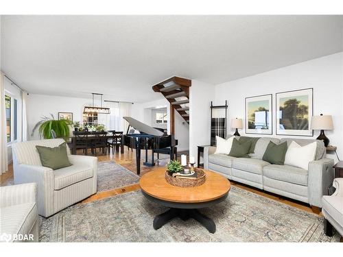 238 Robins Point Road, Victoria Harbour, ON - Indoor Photo Showing Living Room