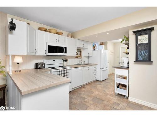 238 Robins Point Road, Victoria Harbour, ON - Indoor Photo Showing Kitchen With Double Sink