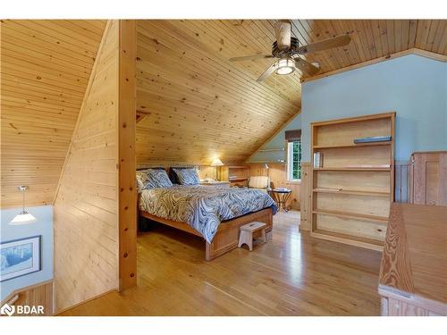 26 Algonquin Trail, Wasaga Beach, ON - Indoor Photo Showing Bedroom