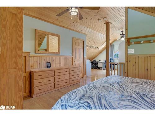 26 Algonquin Trail, Wasaga Beach, ON - Indoor Photo Showing Bedroom