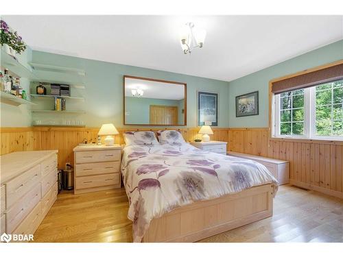 26 Algonquin Trail, Wasaga Beach, ON - Indoor Photo Showing Bedroom