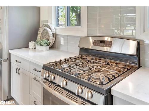 143 Collins Street, Collingwood, ON - Indoor Photo Showing Kitchen With Upgraded Kitchen