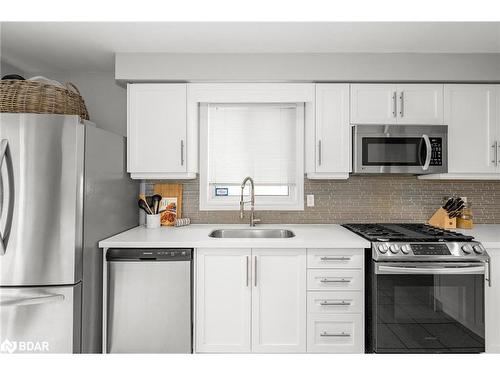 109 Ruffet Drive, Barrie, ON - Indoor Photo Showing Kitchen