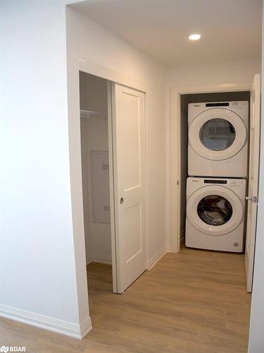 302-101 Golden Eagle Road, Waterloo, ON - Indoor Photo Showing Laundry Room