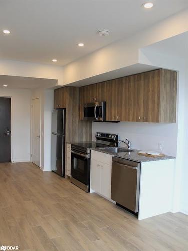 302-101 Golden Eagle Road, Waterloo, ON - Indoor Photo Showing Kitchen With Double Sink