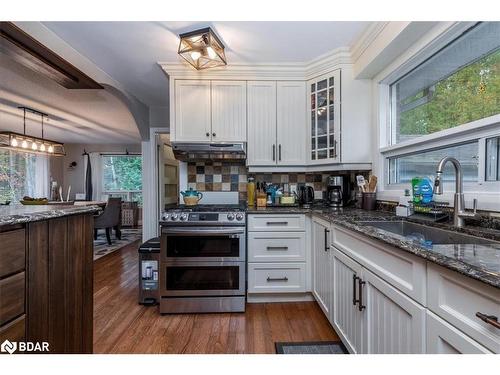 1043 Peter Street W, Oro-Medonte, ON - Indoor Photo Showing Kitchen