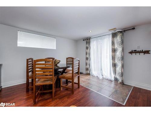 1043 Peter Street W, Oro-Medonte, ON - Indoor Photo Showing Dining Room