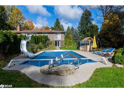 1043 Peter Street W, Oro-Medonte, ON - Outdoor With In Ground Pool