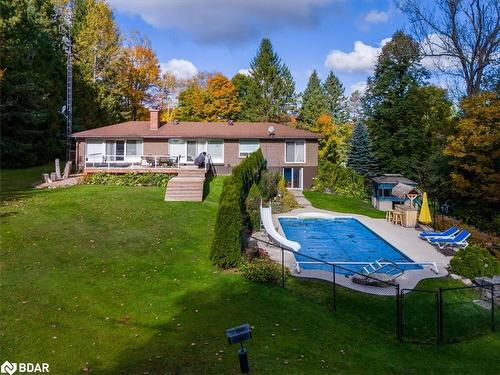 1043 Peter Street W, Oro-Medonte, ON - Outdoor With In Ground Pool