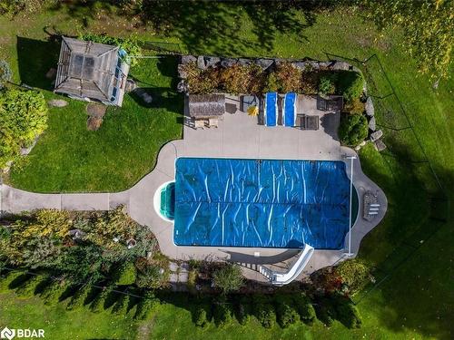 1043 Peter Street W, Oro-Medonte, ON - Outdoor With In Ground Pool