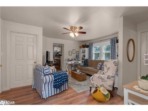 369 Mississaga Street W, Orillia, ON - Indoor Photo Showing Living Room