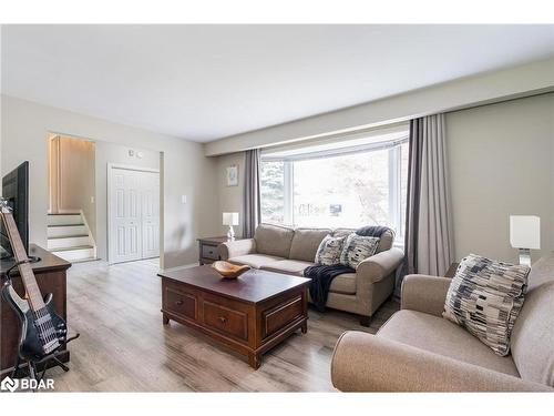 28 Harding Avenue, Barrie, ON - Indoor Photo Showing Living Room