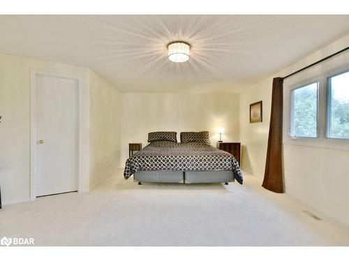 39 Peevers Crescent, Newmarket, ON - Indoor Photo Showing Bedroom