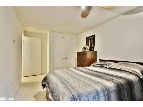 39 Peevers Crescent, Newmarket, ON - Indoor Photo Showing Bedroom