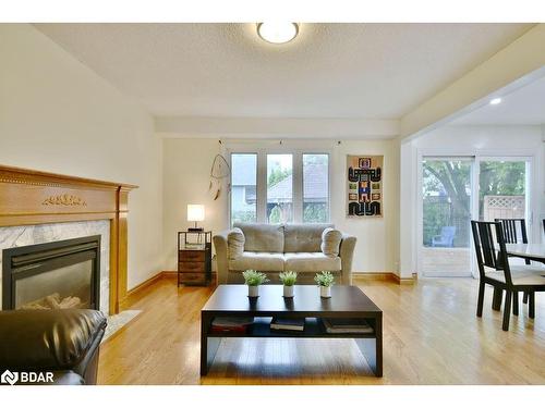 39 Peevers Crescent, Newmarket, ON - Indoor Photo Showing Living Room With Fireplace