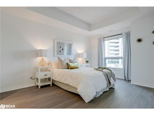 405-37 Ellen Street, Barrie, ON - Indoor Photo Showing Bedroom