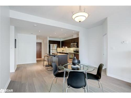 405-37 Ellen Street, Barrie, ON - Indoor Photo Showing Dining Room