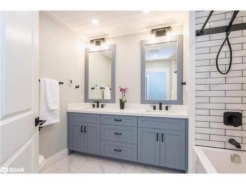 1171 North Shore Drive, Innisfil, ON - Indoor Photo Showing Bathroom