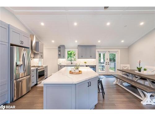 1171 North Shore Drive, Innisfil, ON - Indoor Photo Showing Kitchen With Upgraded Kitchen