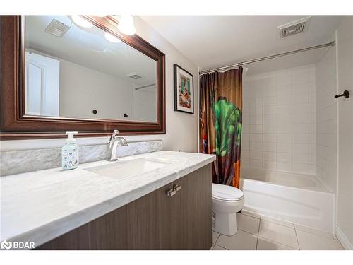 692 Wendy Culbert Crescent, Newmarket, ON - Indoor Photo Showing Bathroom