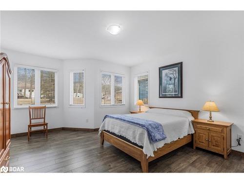 23 Christy Drive, Wasaga Beach, ON - Indoor Photo Showing Bedroom