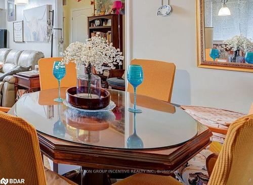 19 Brown Wood Drive, Barrie, ON - Indoor Photo Showing Dining Room