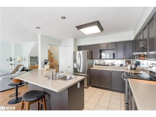 67 Heritage Court, Barrie, ON - Indoor Photo Showing Kitchen With Double Sink