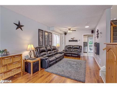 108 Thrushwood Drive, Barrie, ON - Indoor Photo Showing Living Room