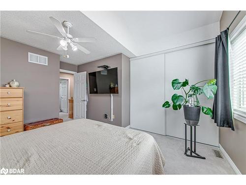 108 Thrushwood Drive, Barrie, ON - Indoor Photo Showing Bedroom