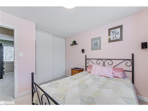 108 Thrushwood Drive, Barrie, ON - Indoor Photo Showing Bedroom