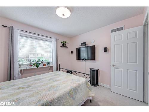 108 Thrushwood Drive, Barrie, ON - Indoor Photo Showing Bedroom