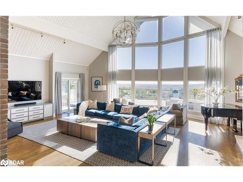 1 Northridge Trail, Caledon, ON - Indoor Photo Showing Living Room