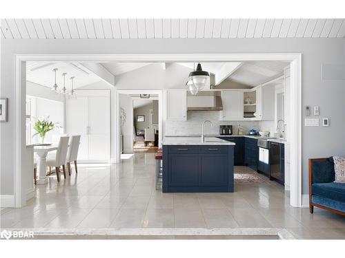 1 Northridge Trail, Caledon, ON - Indoor Photo Showing Kitchen With Upgraded Kitchen