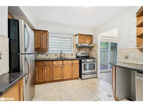 131 Mountainview Road S, Georgetown, ON - Indoor Photo Showing Kitchen