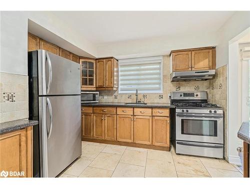 131 Mountainview Road S, Georgetown, ON - Indoor Photo Showing Kitchen