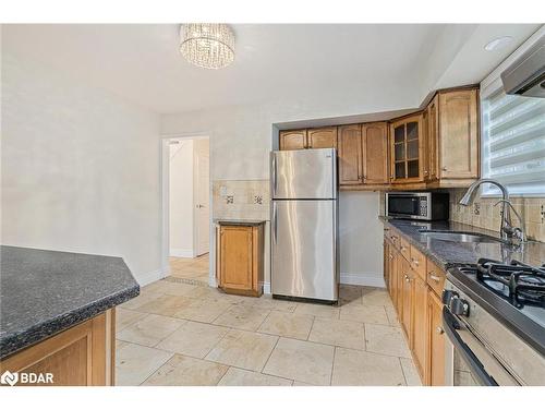 131 Mountainview Road S, Georgetown, ON - Indoor Photo Showing Kitchen