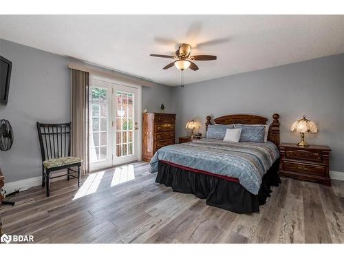 92 Hickling Trail E, Barrie, ON - Indoor Photo Showing Bedroom