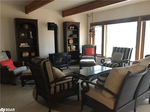 49 Glenwood Drive, Huntsville, ON - Indoor Photo Showing Living Room