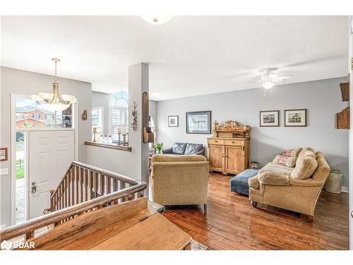 112 Crompton Drive, Barrie, ON - Indoor