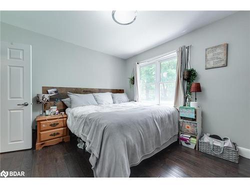 47 Holgate Street, Barrie, ON - Indoor Photo Showing Bedroom