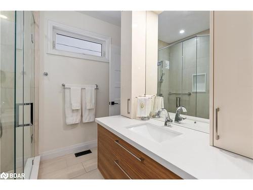 203 Montgomery Drive, Barrie, ON - Indoor Photo Showing Bathroom