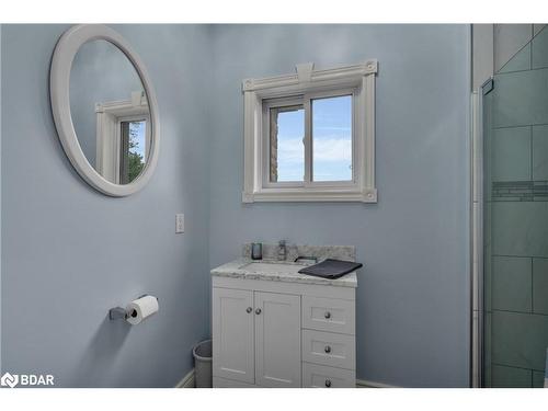 433143 4 Line, Amaranth, ON - Indoor Photo Showing Bathroom