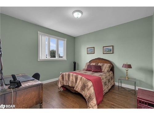 433143 4 Line, Amaranth, ON - Indoor Photo Showing Bedroom