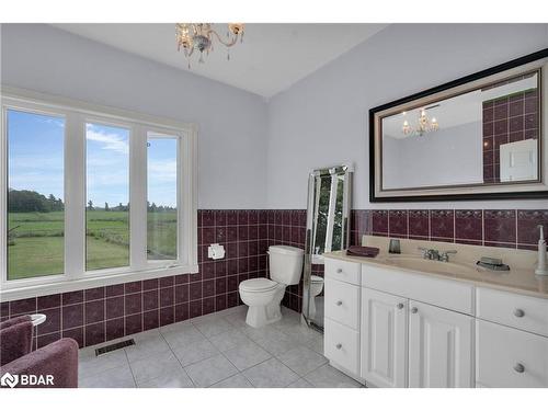 433143 4 Line, Amaranth, ON - Indoor Photo Showing Bathroom